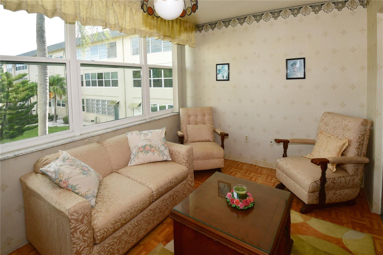 TB8455323 Property Photo