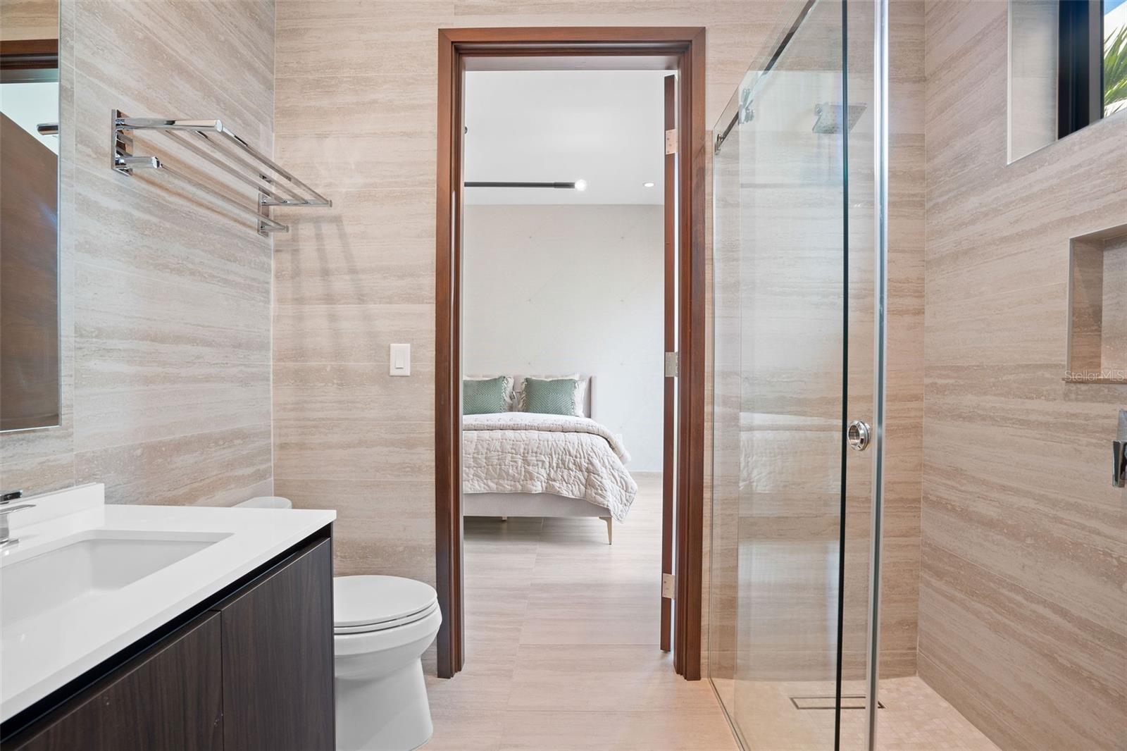 PR9117905 Property Photo