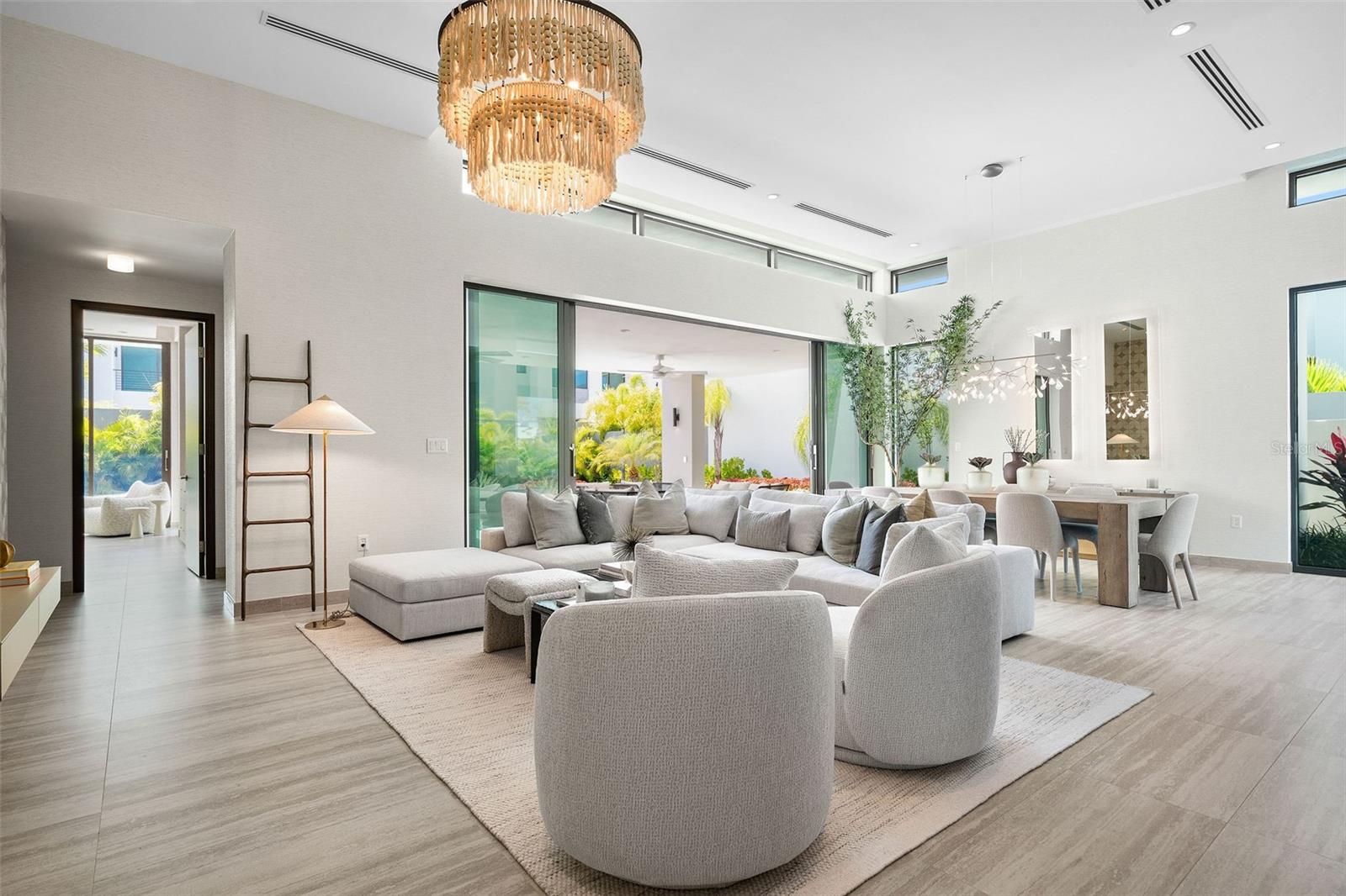 PR9117905 Property Photo