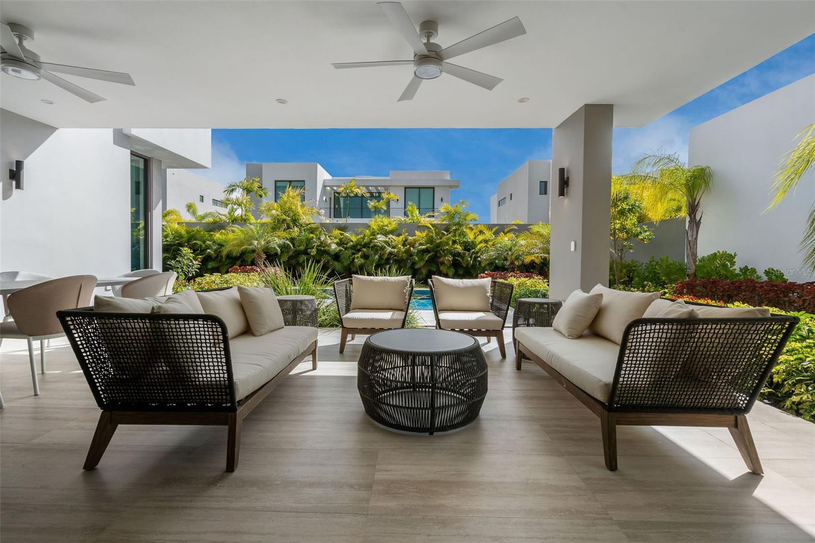 PR9117905 Property Photo