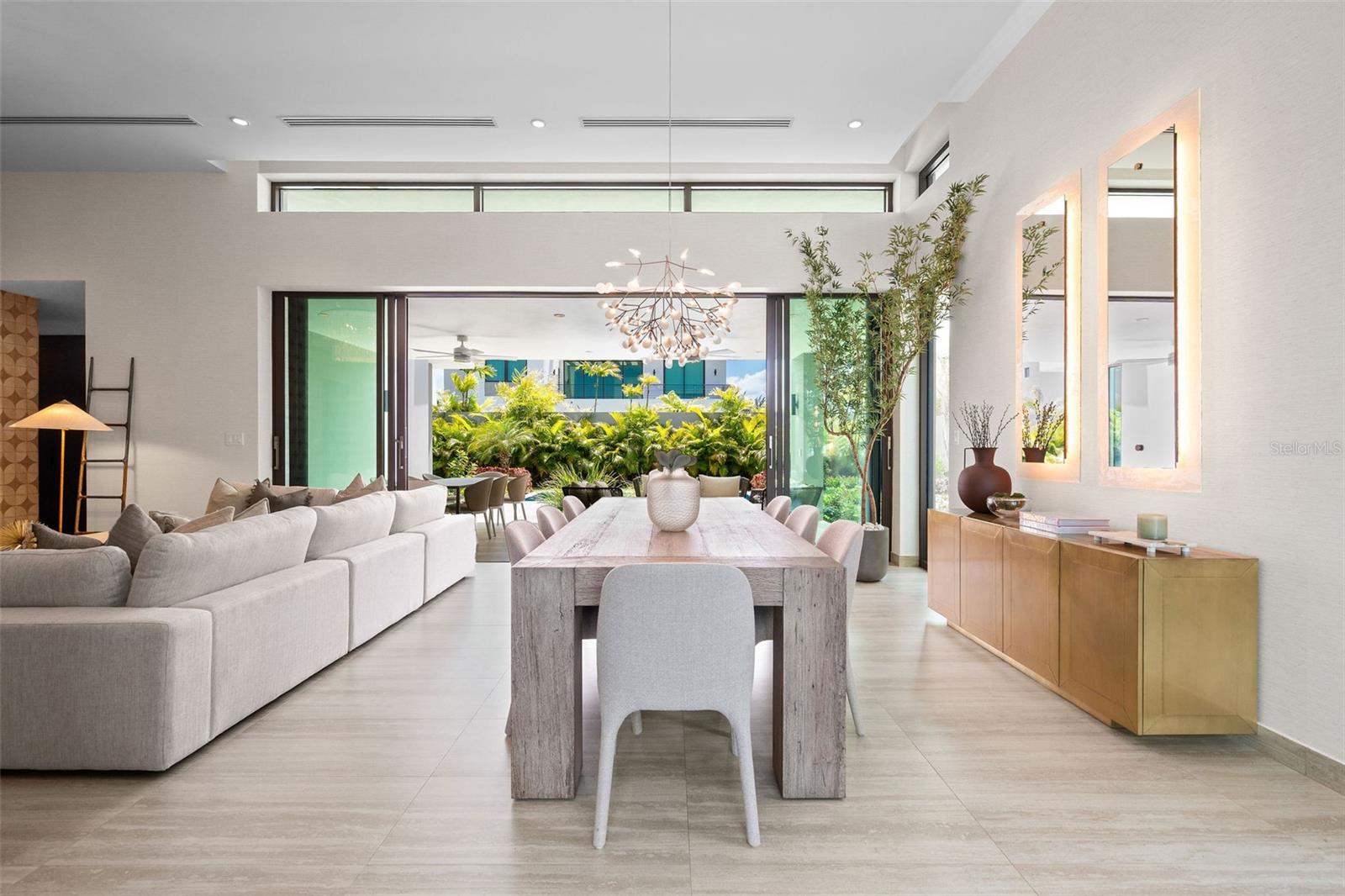 PR9117905 Property Photo