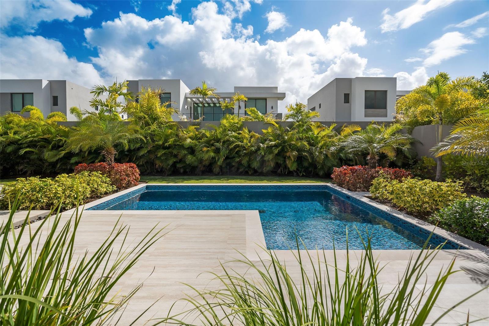 PR9117905 Property Photo