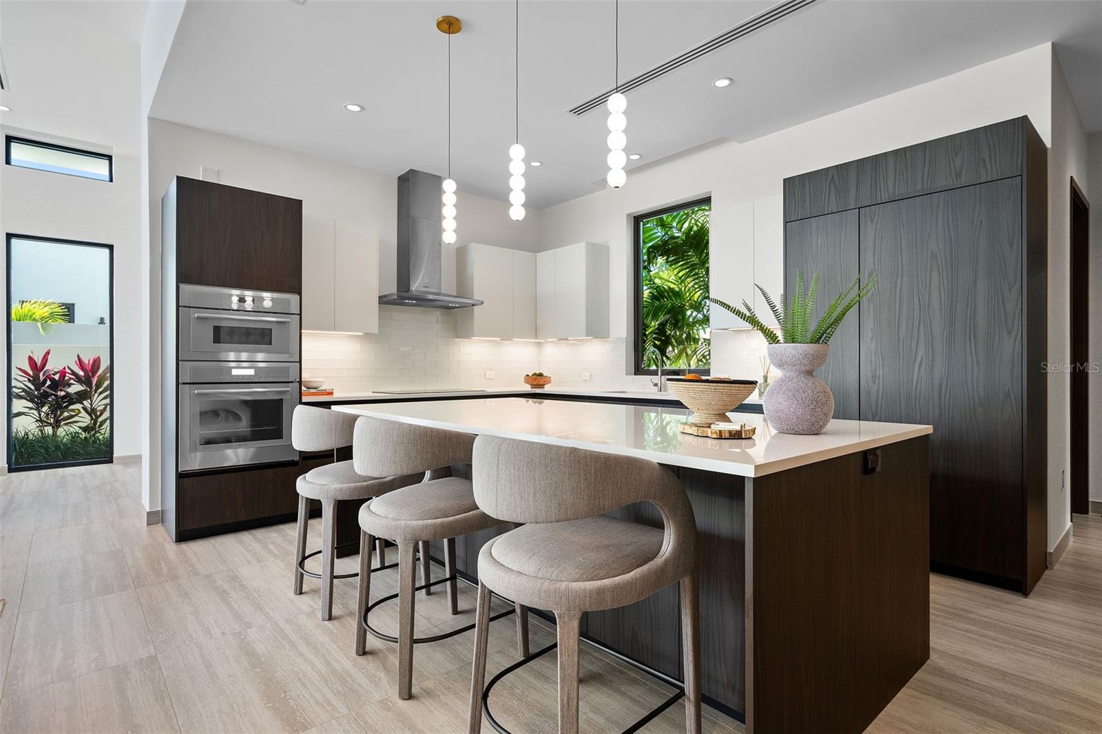 PR9117905 Property Photo