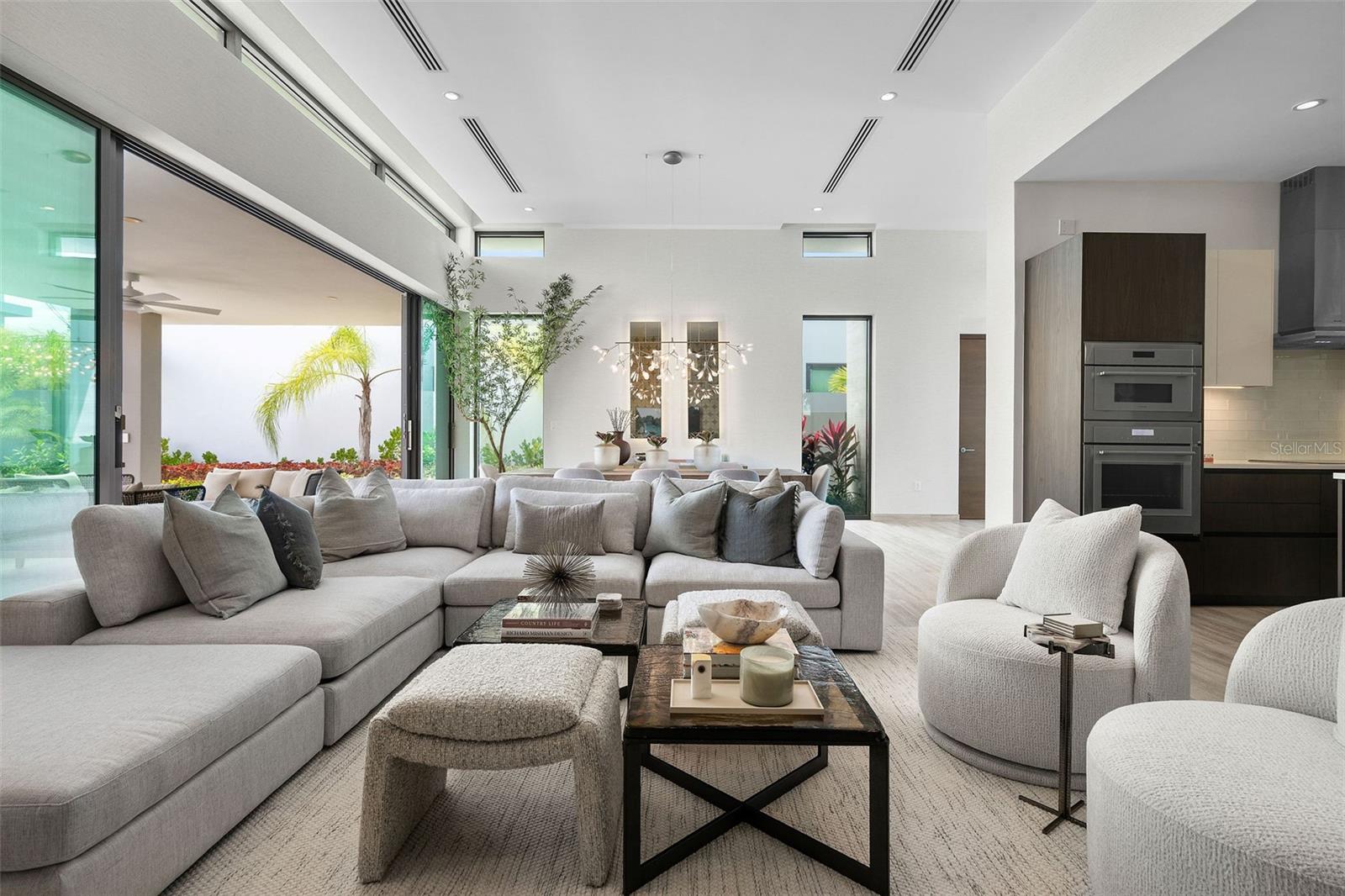 PR9117905 Property Photo