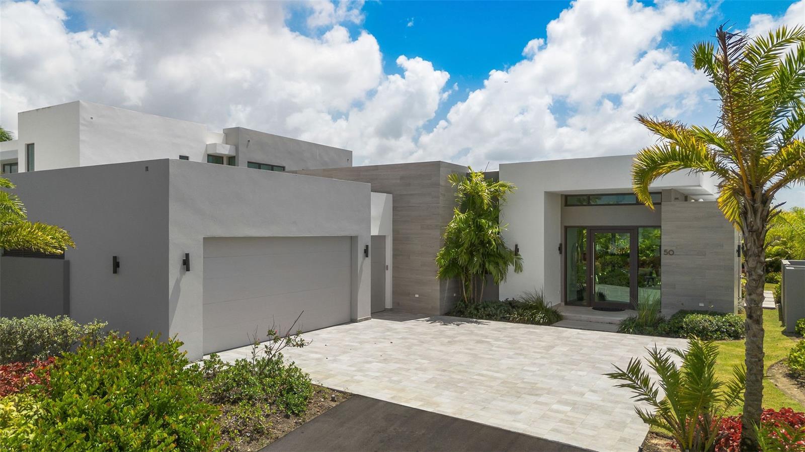 PR9117905 Property Photo