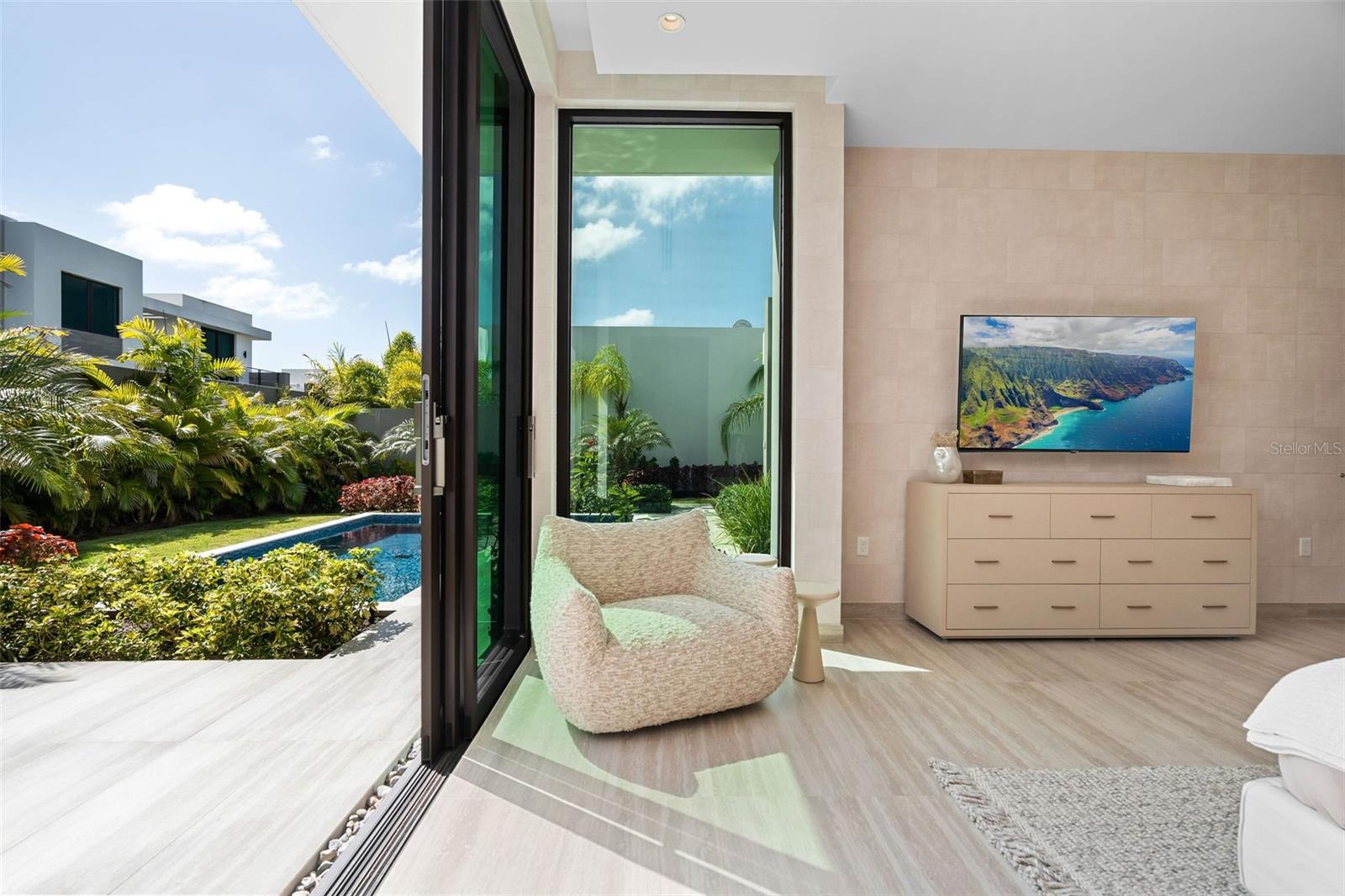 PR9117905 Property Photo