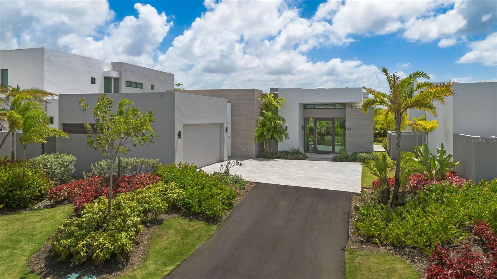 PR9117905 Property Photo