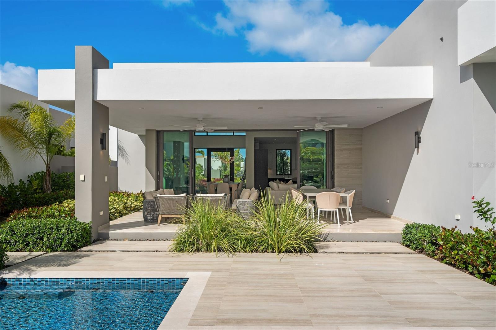 PR9117905 Property Photo