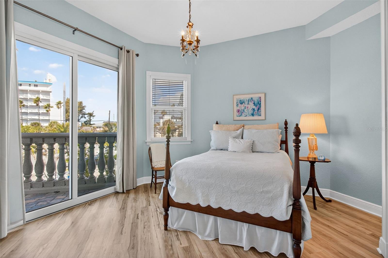Guest EnSuite with Gulf Views, Walk-in Closet and sliding glass doors for porch access