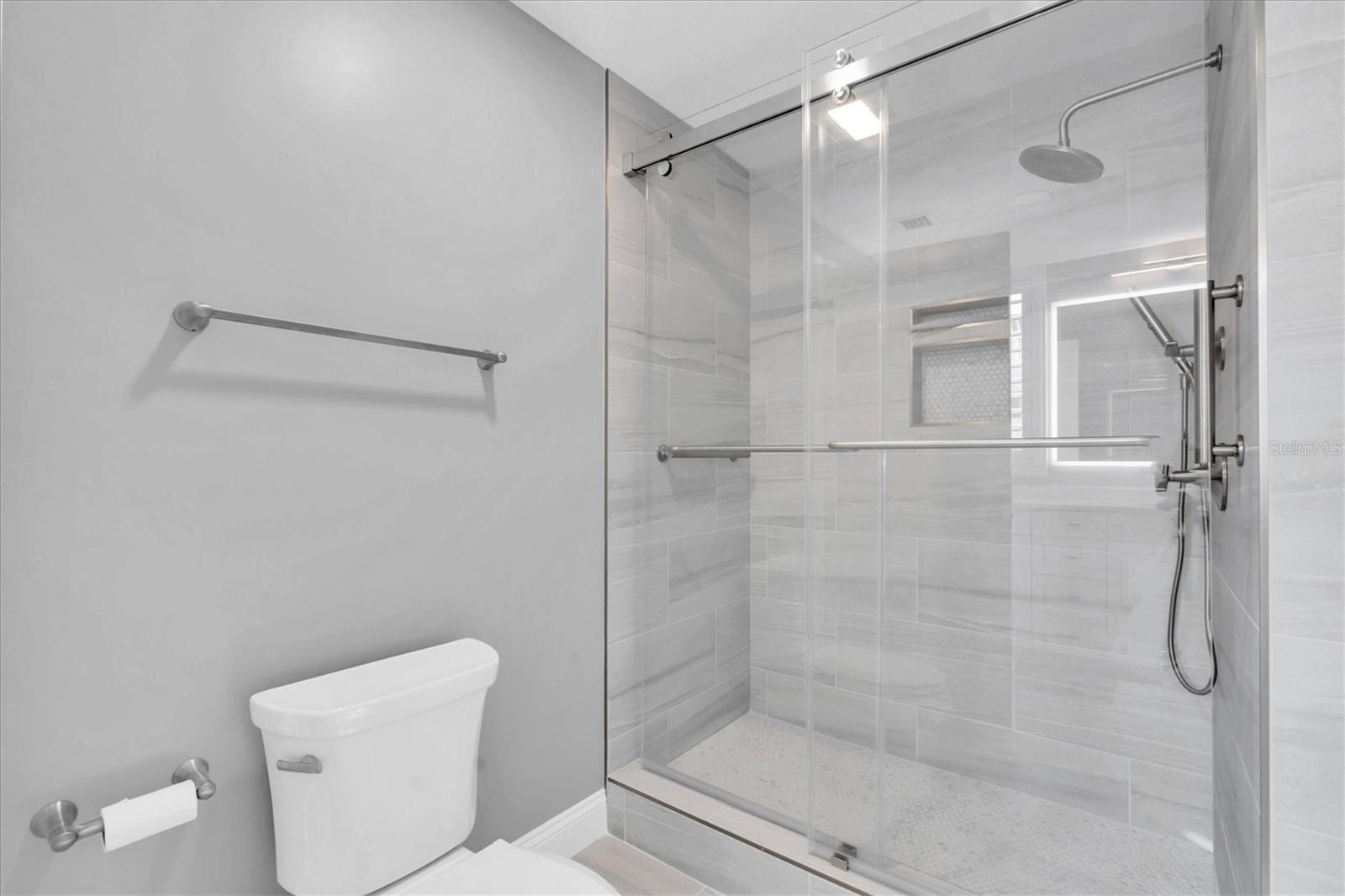 TB8455398 Property Photo