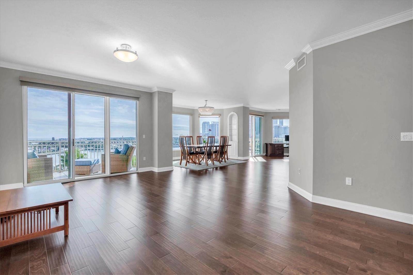 TB8455398 Property Photo