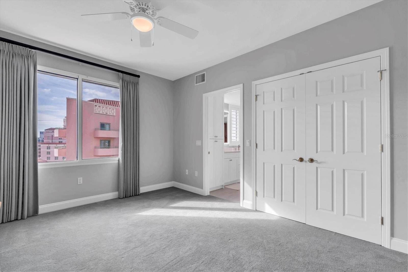 TB8455398 Property Photo