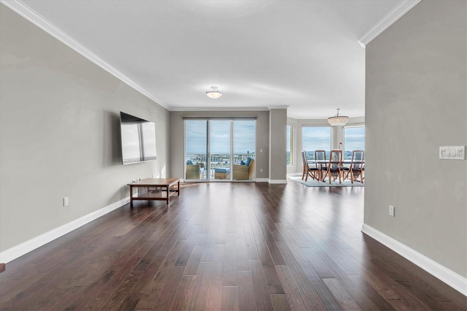 TB8455398 Property Photo