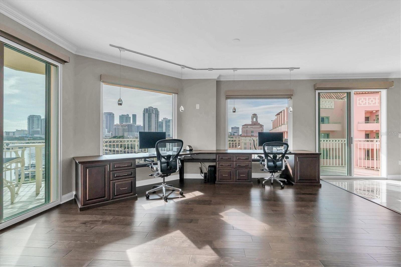 TB8455398 Property Photo