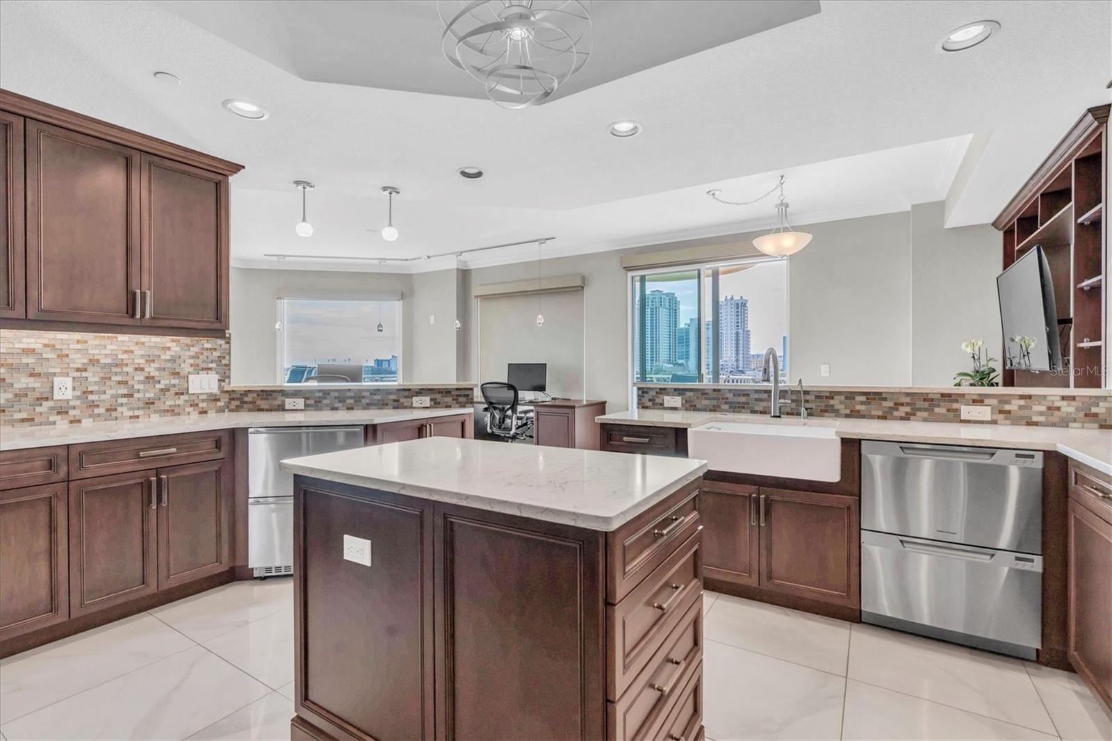 TB8455398 Property Photo