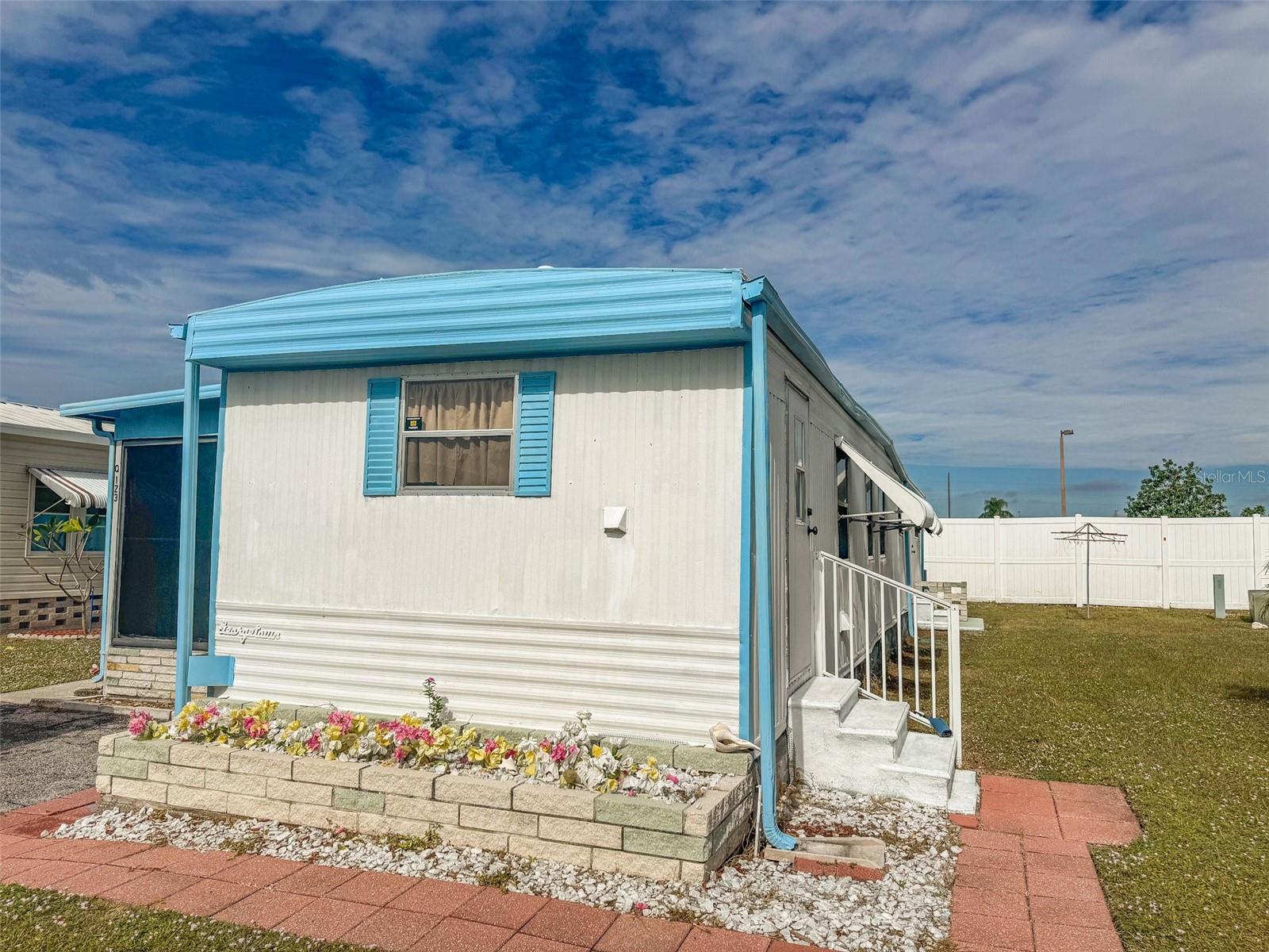 A4674835 Property Photo