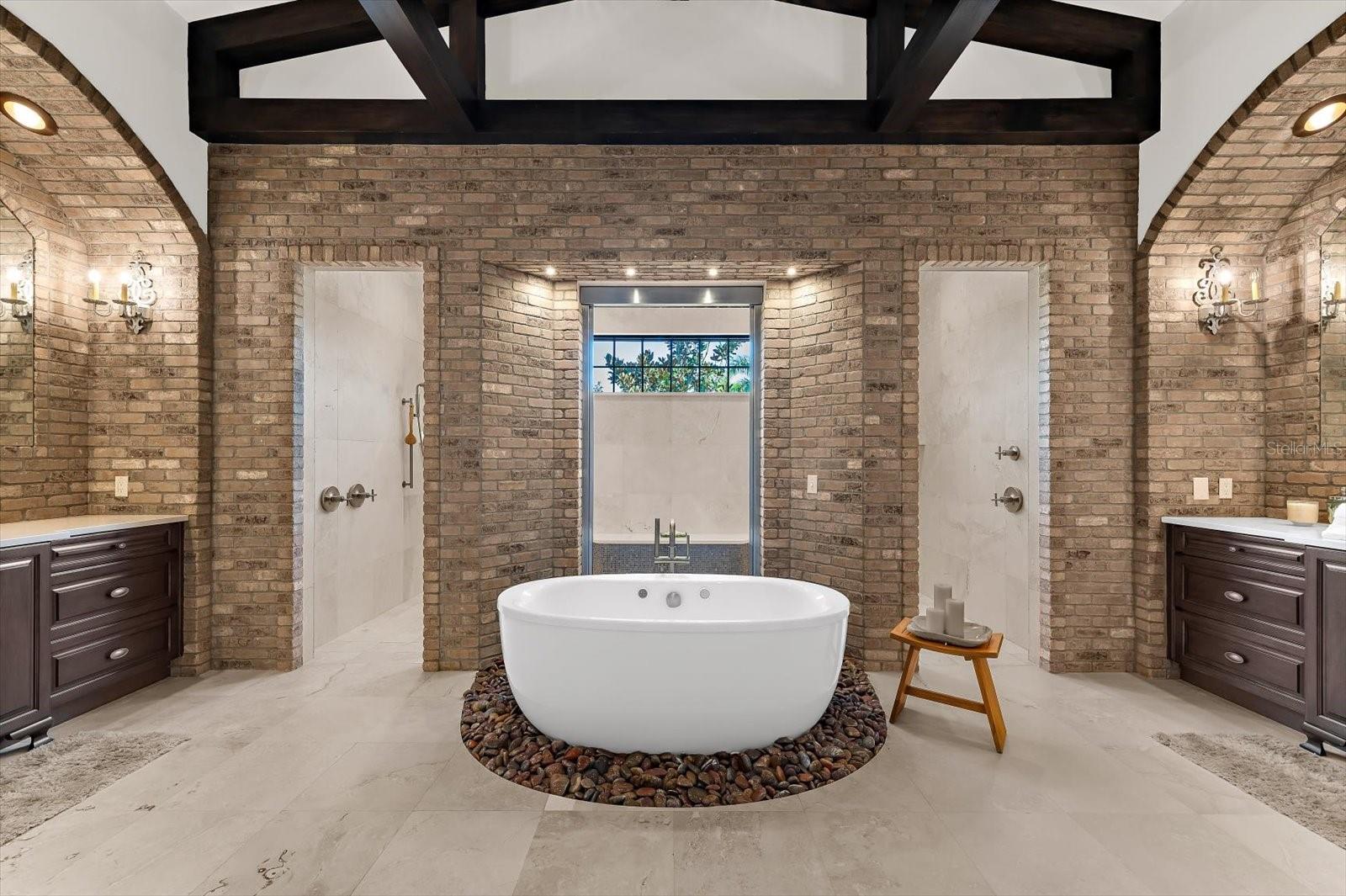 A4674842 Property Photo