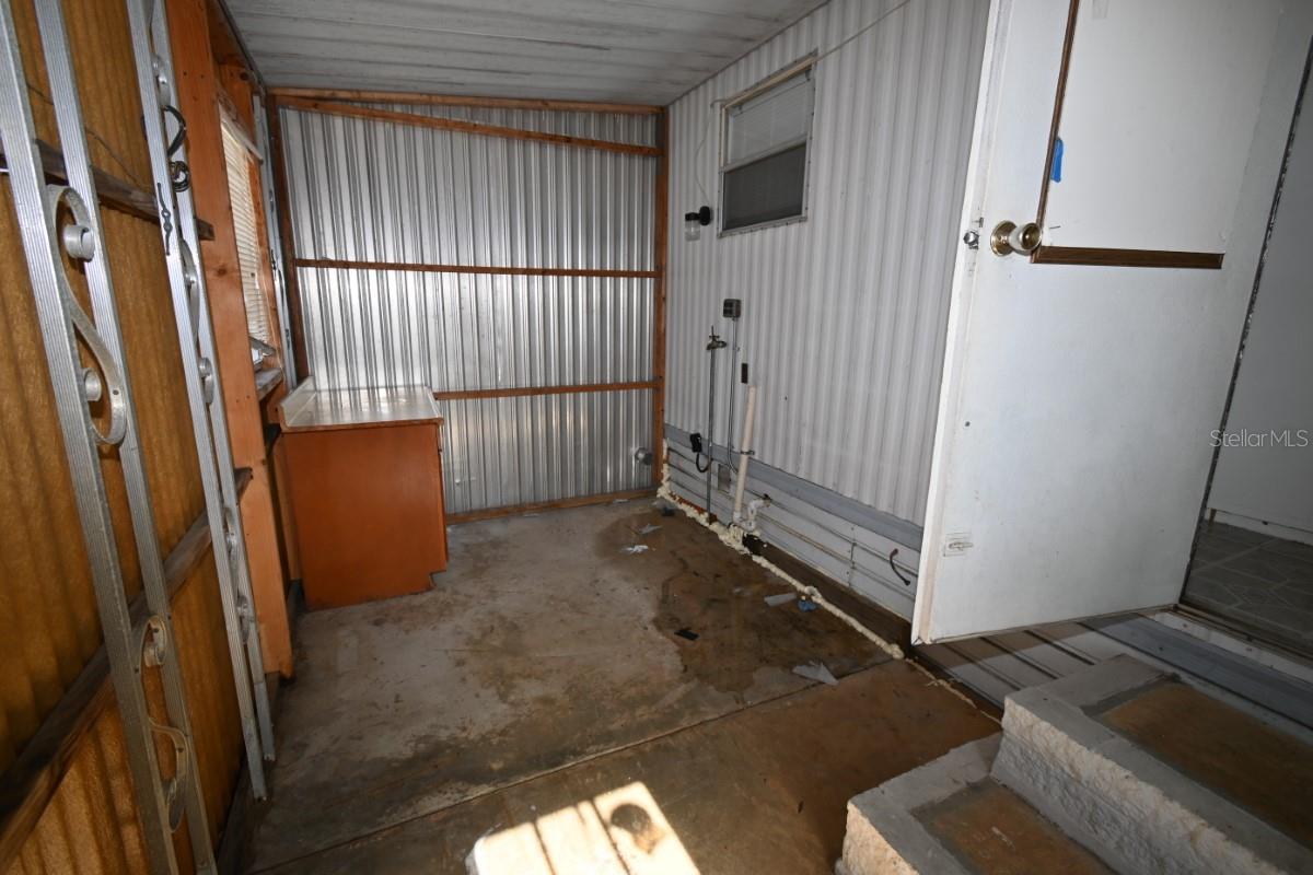 TB8455460 Property Photo