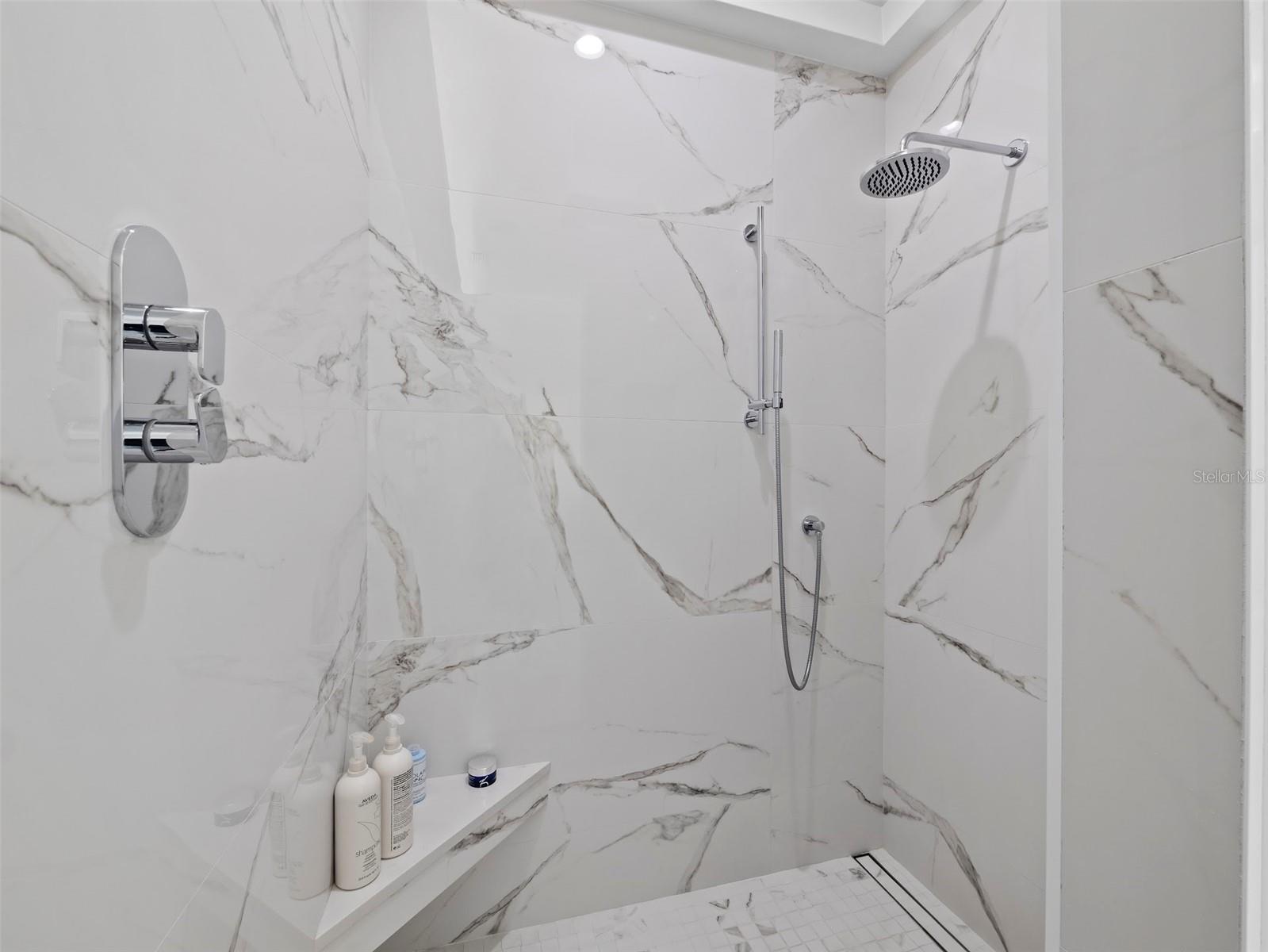 A4674851 Property Photo