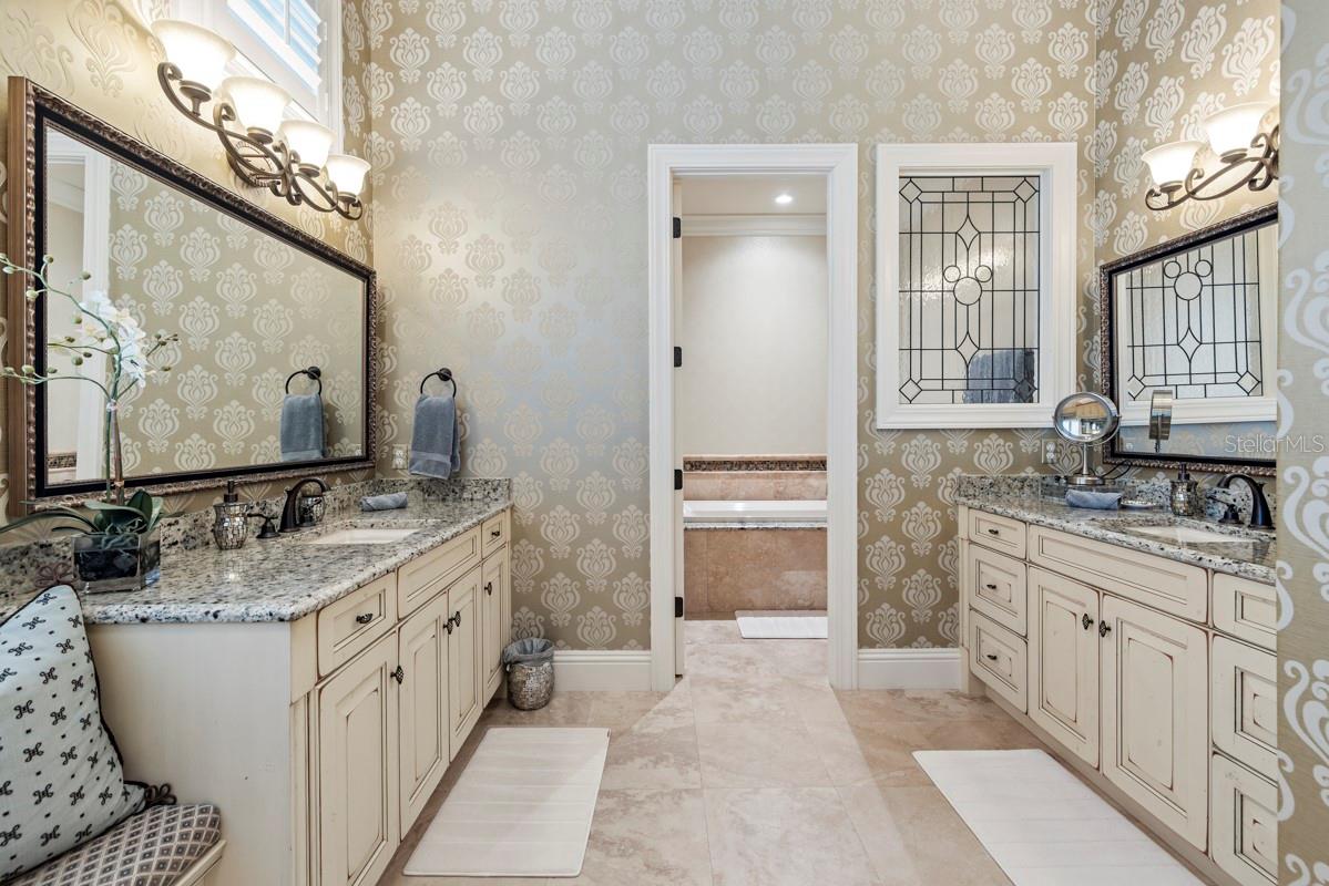 O6366604 Property Photo