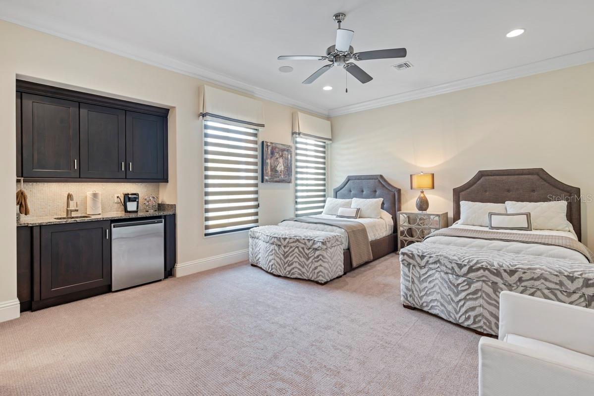 O6366604 Property Photo