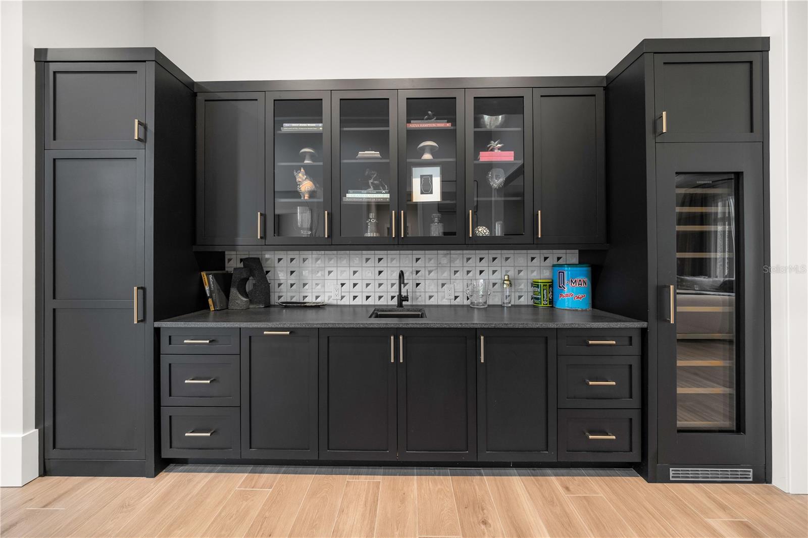 OM714903 Property Photo