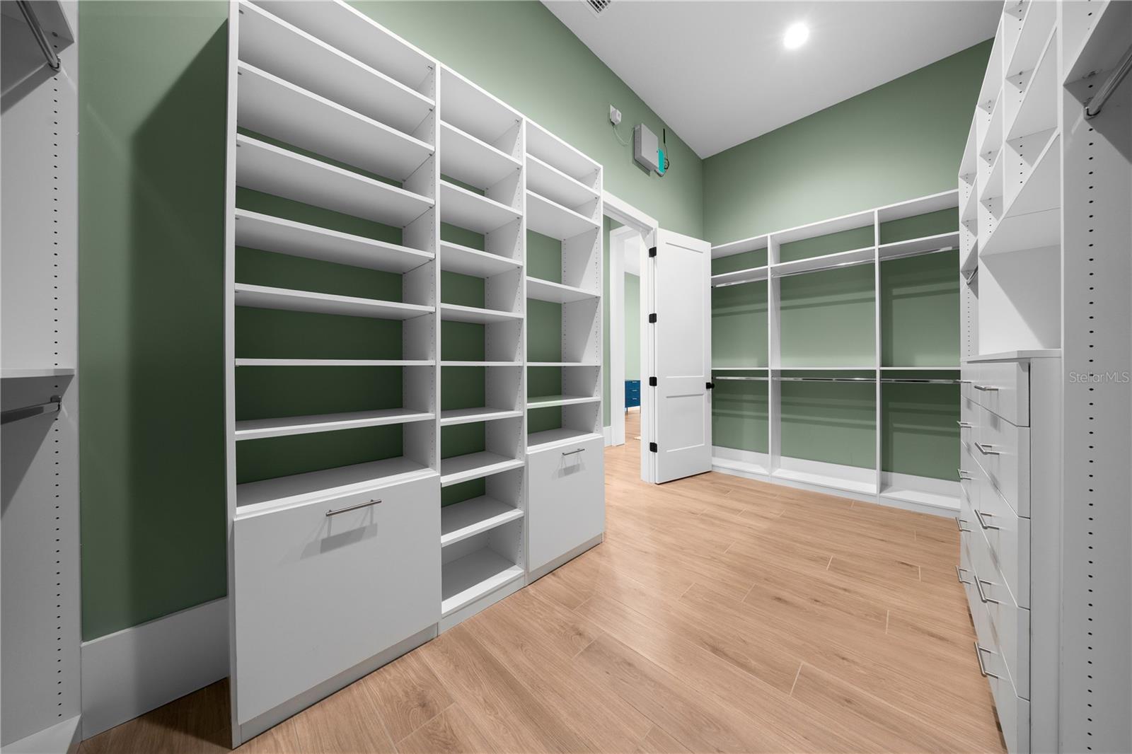 OM714903 Property Photo