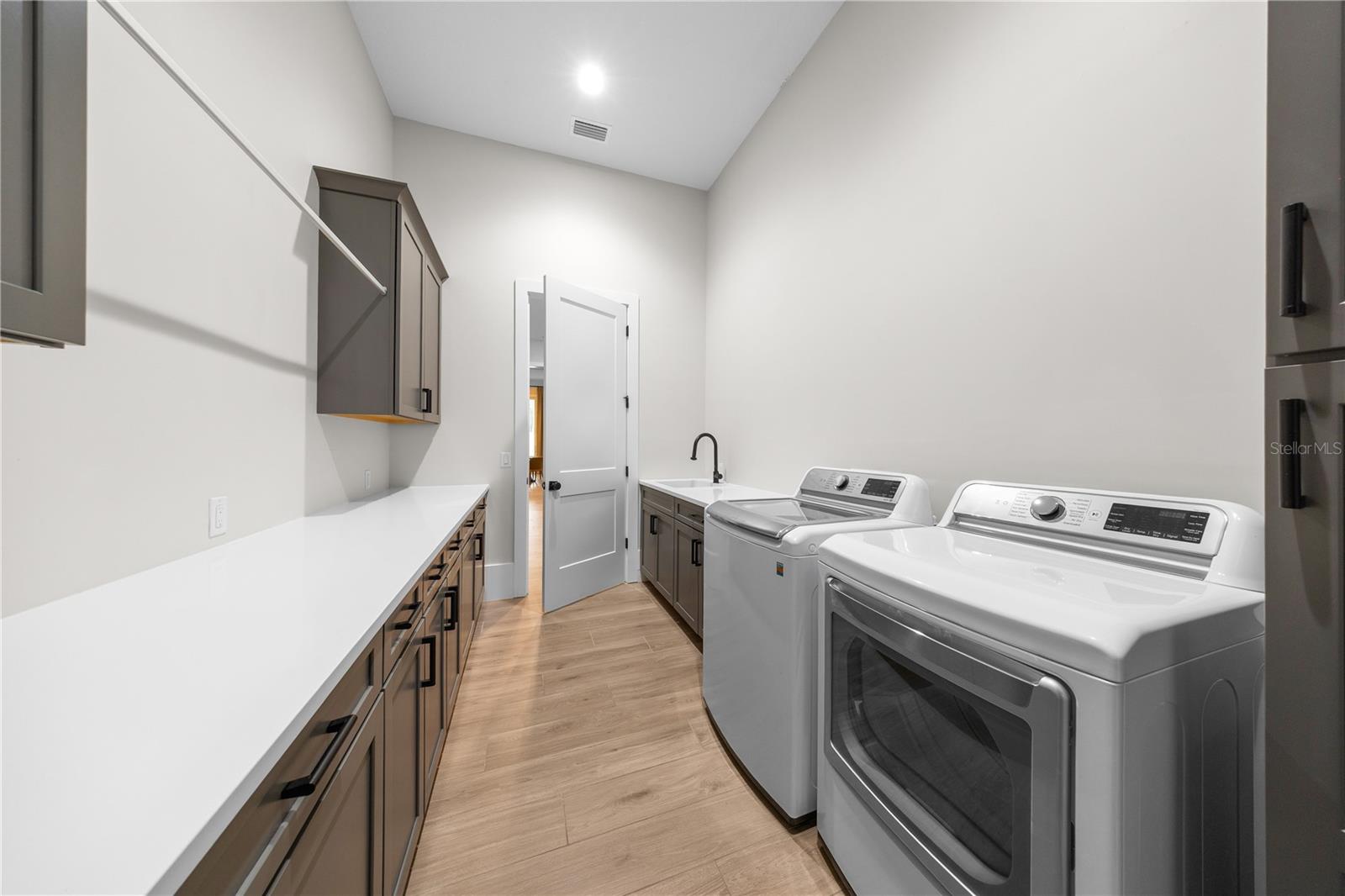 OM714903 Property Photo