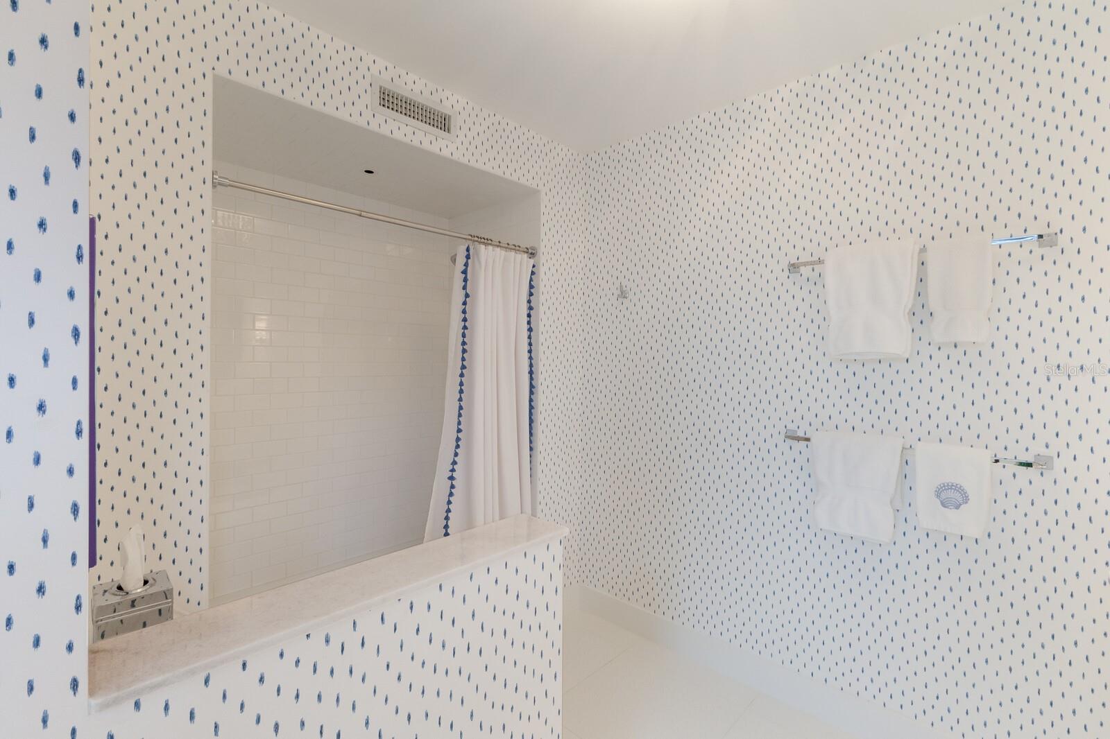 D6145154 Property Photo