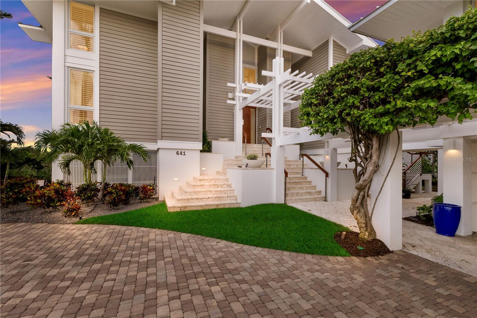 D6145154 Property Photo