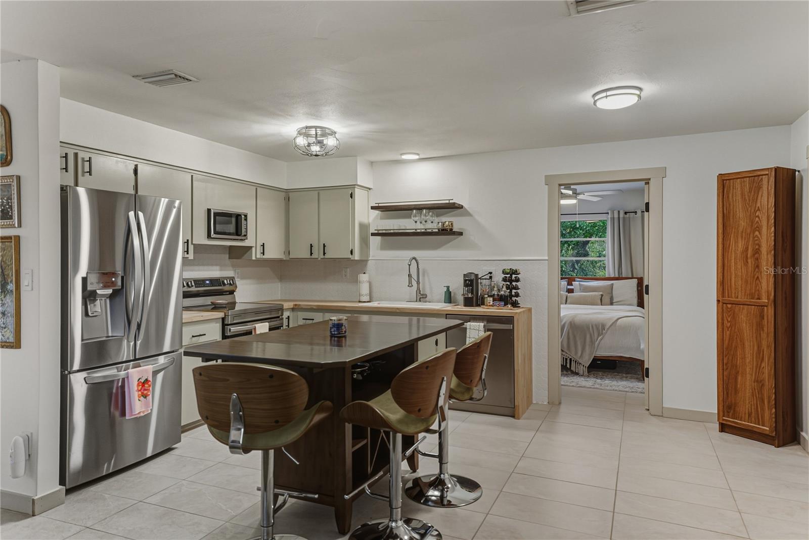 TB8455596 Property Photo