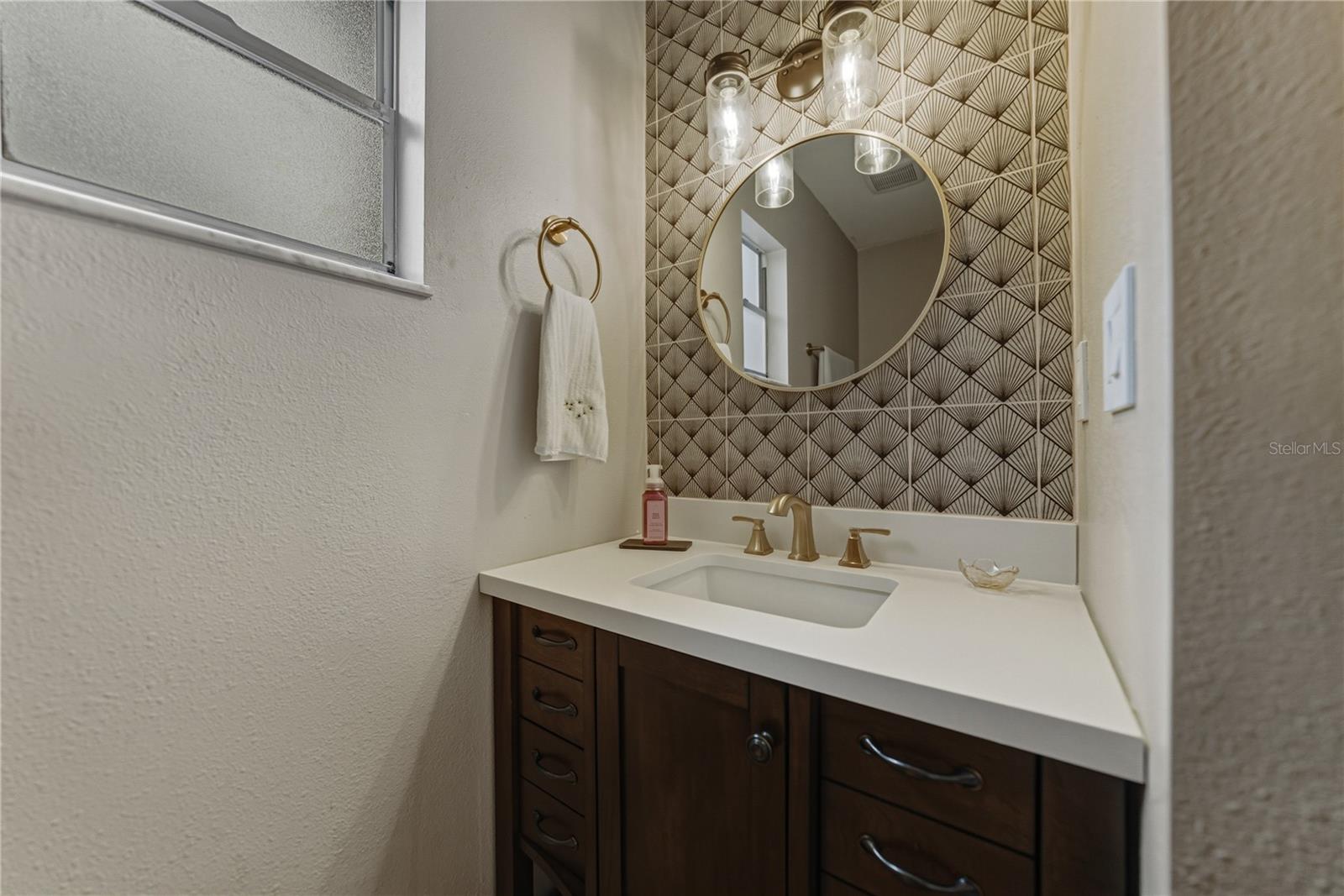 TB8455596 Property Photo