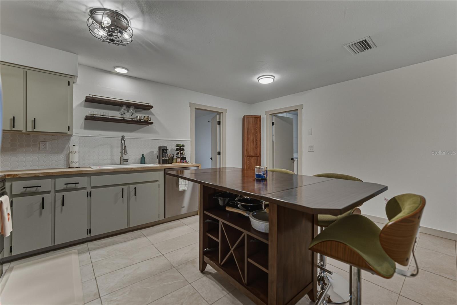 TB8455596 Property Photo