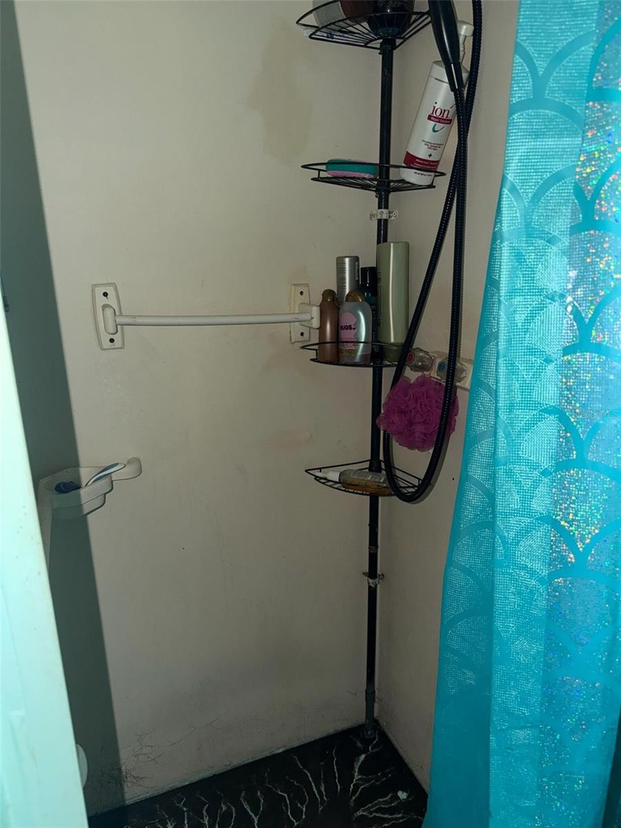 O6366718 Property Photo