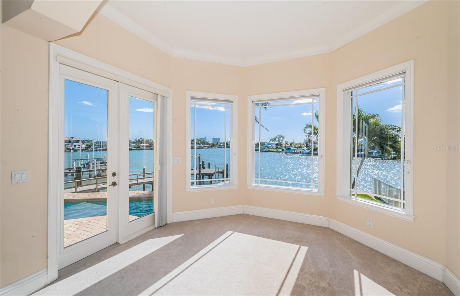 TB8455716 Property Photo