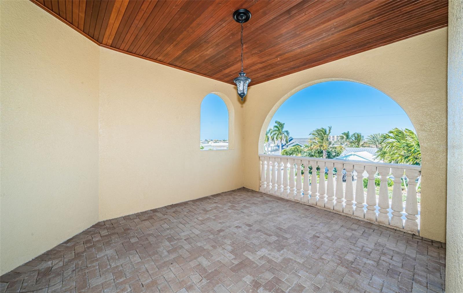 TB8455716 Property Photo