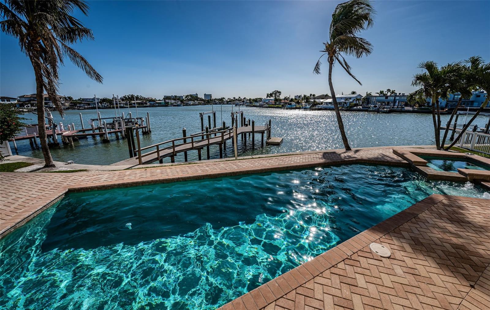 TB8455716 Property Photo