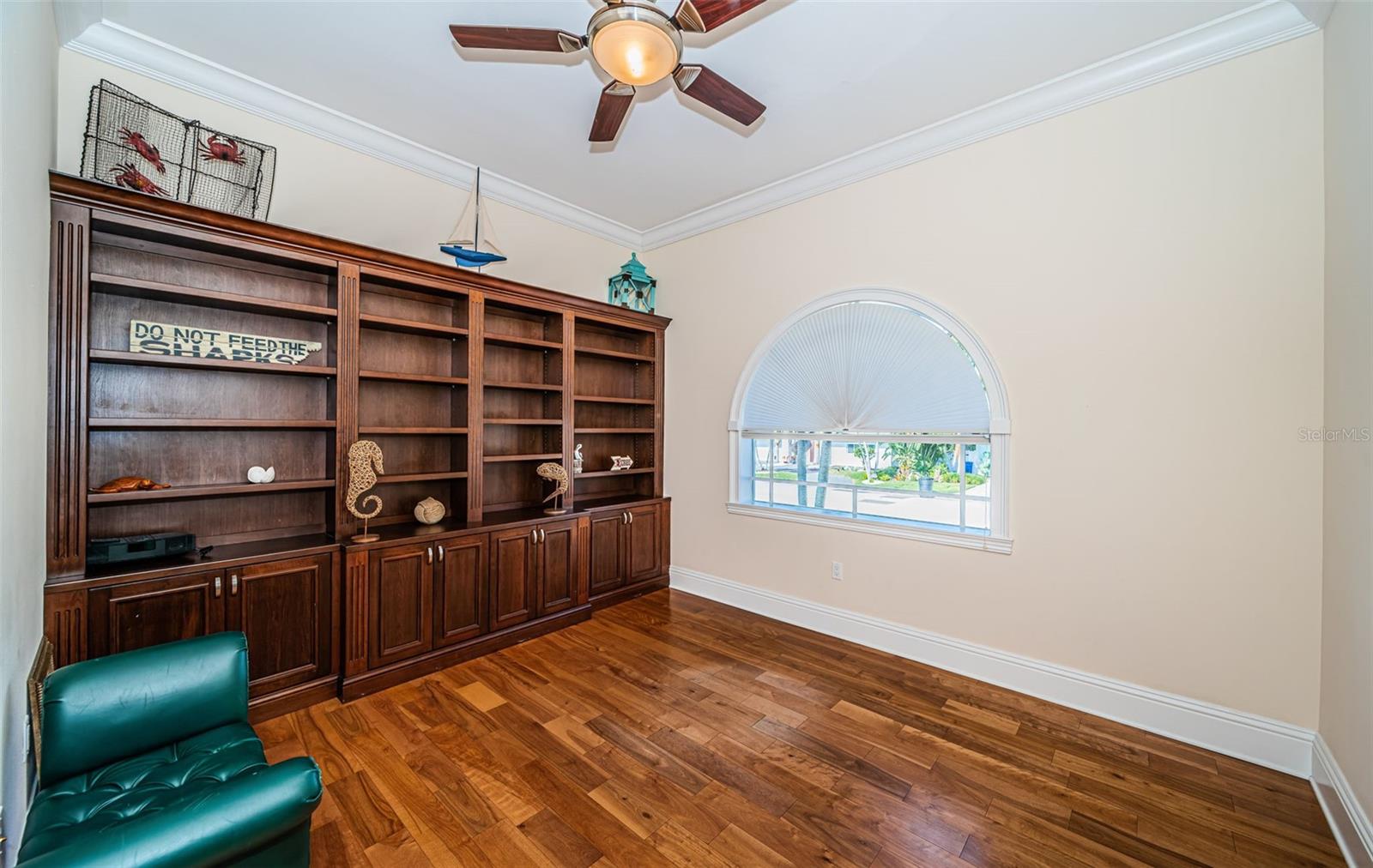 TB8455716 Property Photo