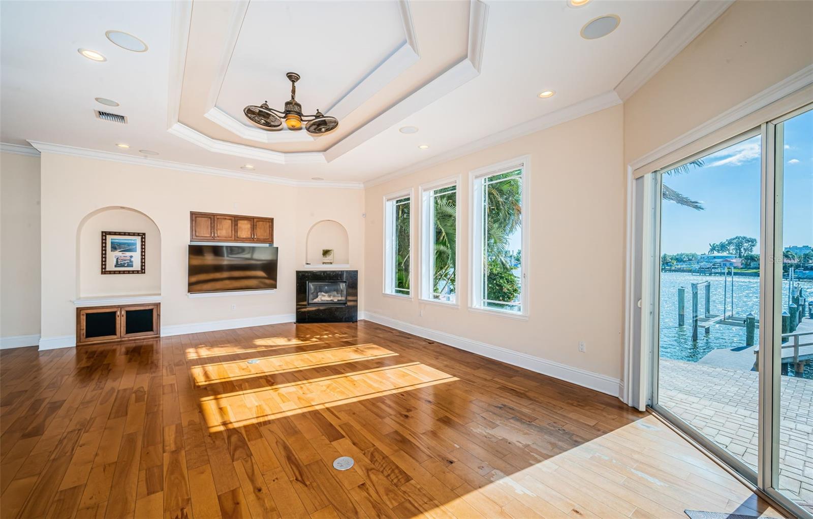 TB8455716 Property Photo