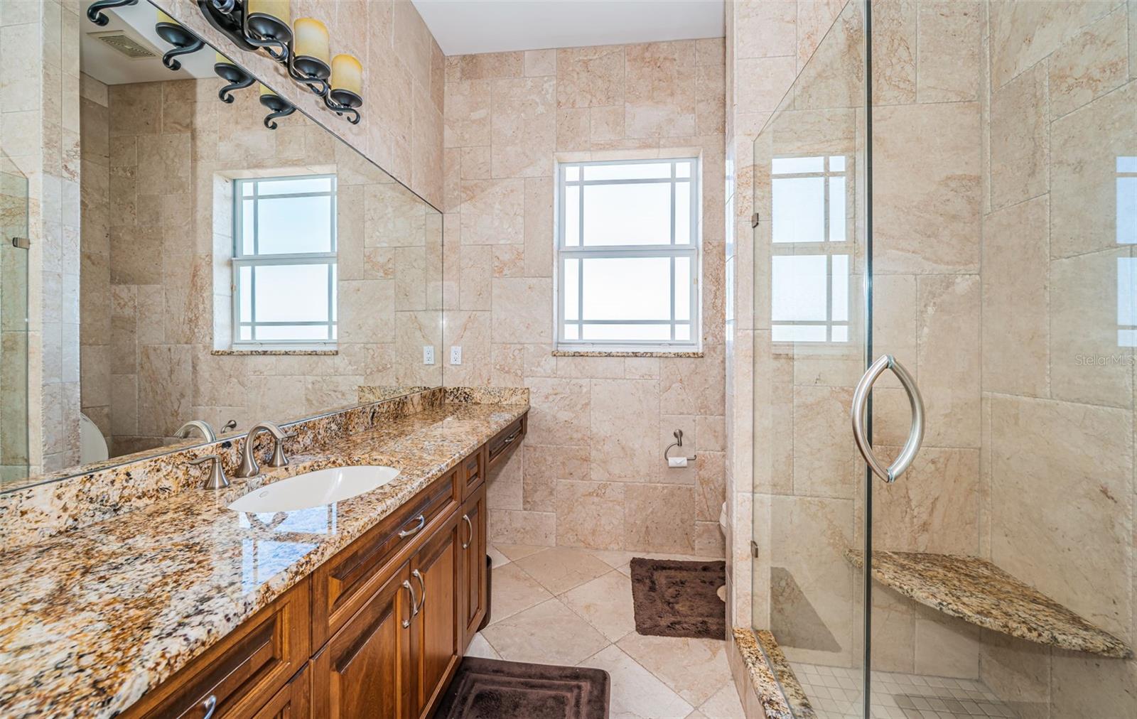 TB8455716 Property Photo