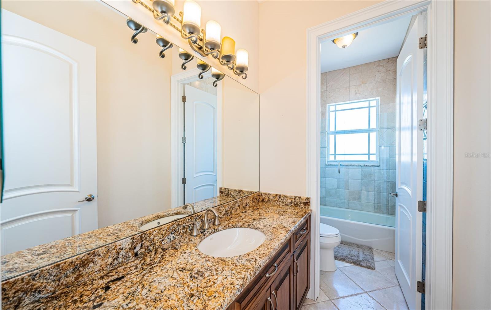 TB8455716 Property Photo