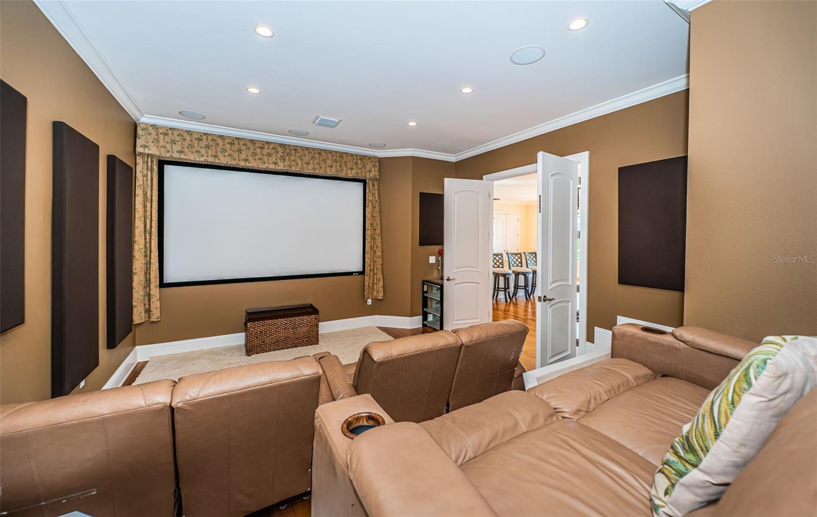 TB8455716 Property Photo