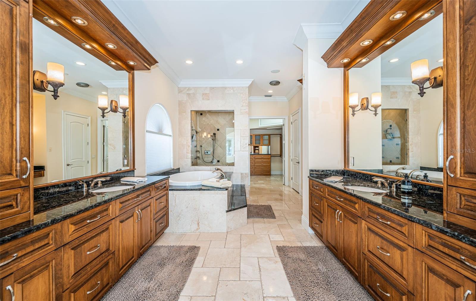 TB8455716 Property Photo