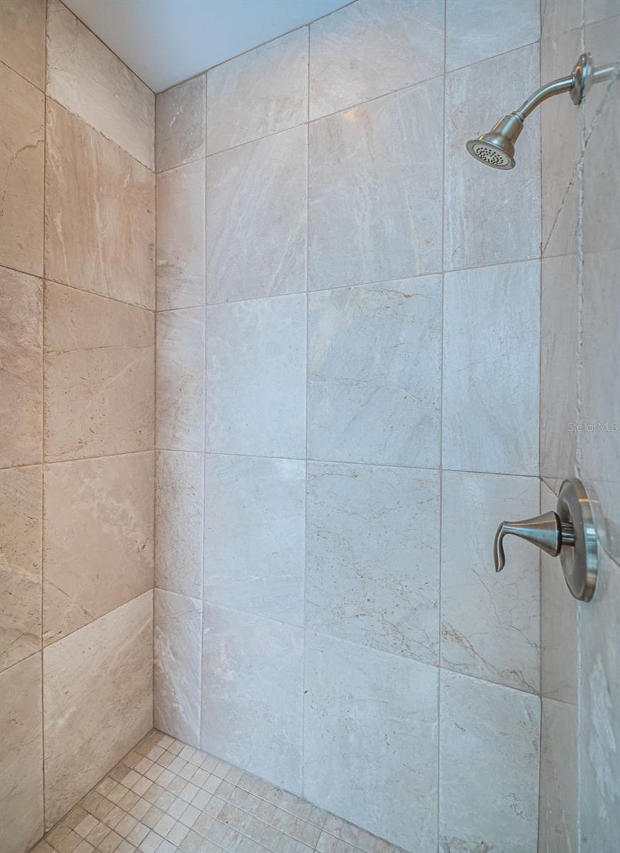 TB8455716 Property Photo