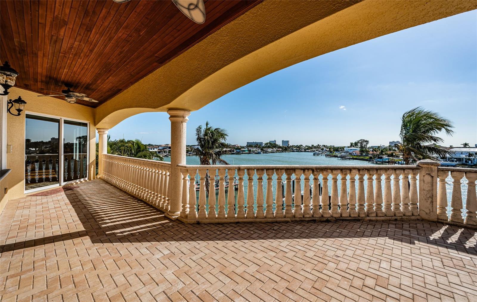 TB8455716 Property Photo