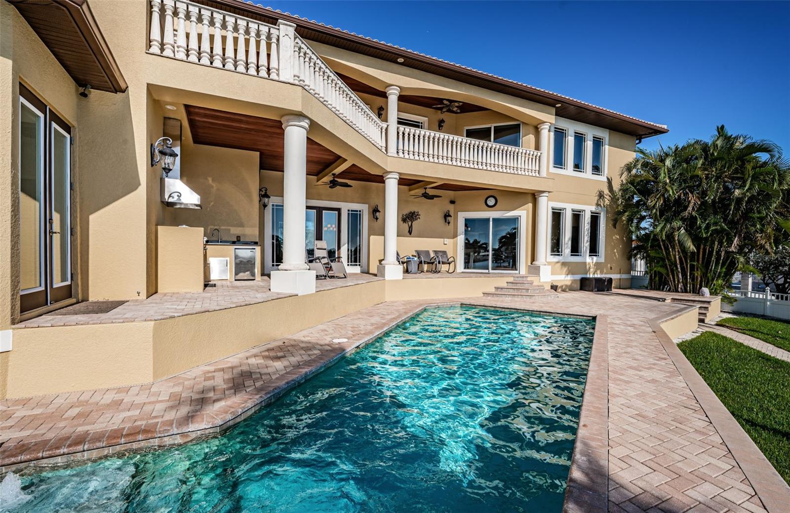 TB8455716 Property Photo