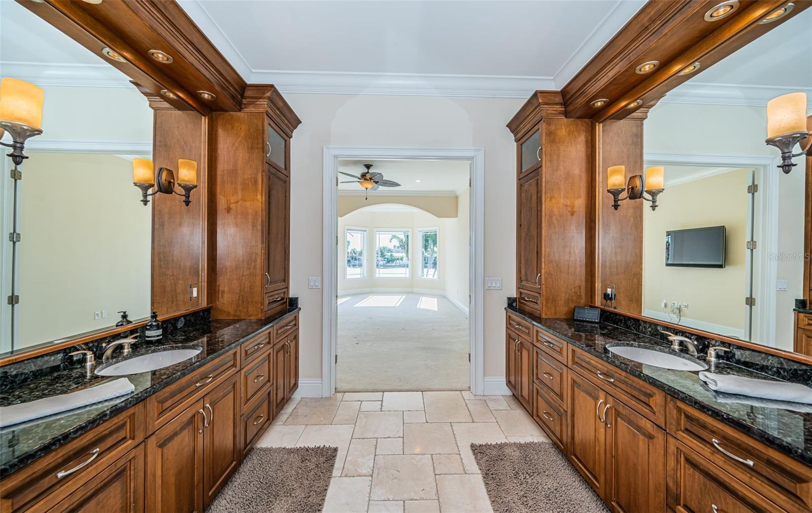 TB8455716 Property Photo