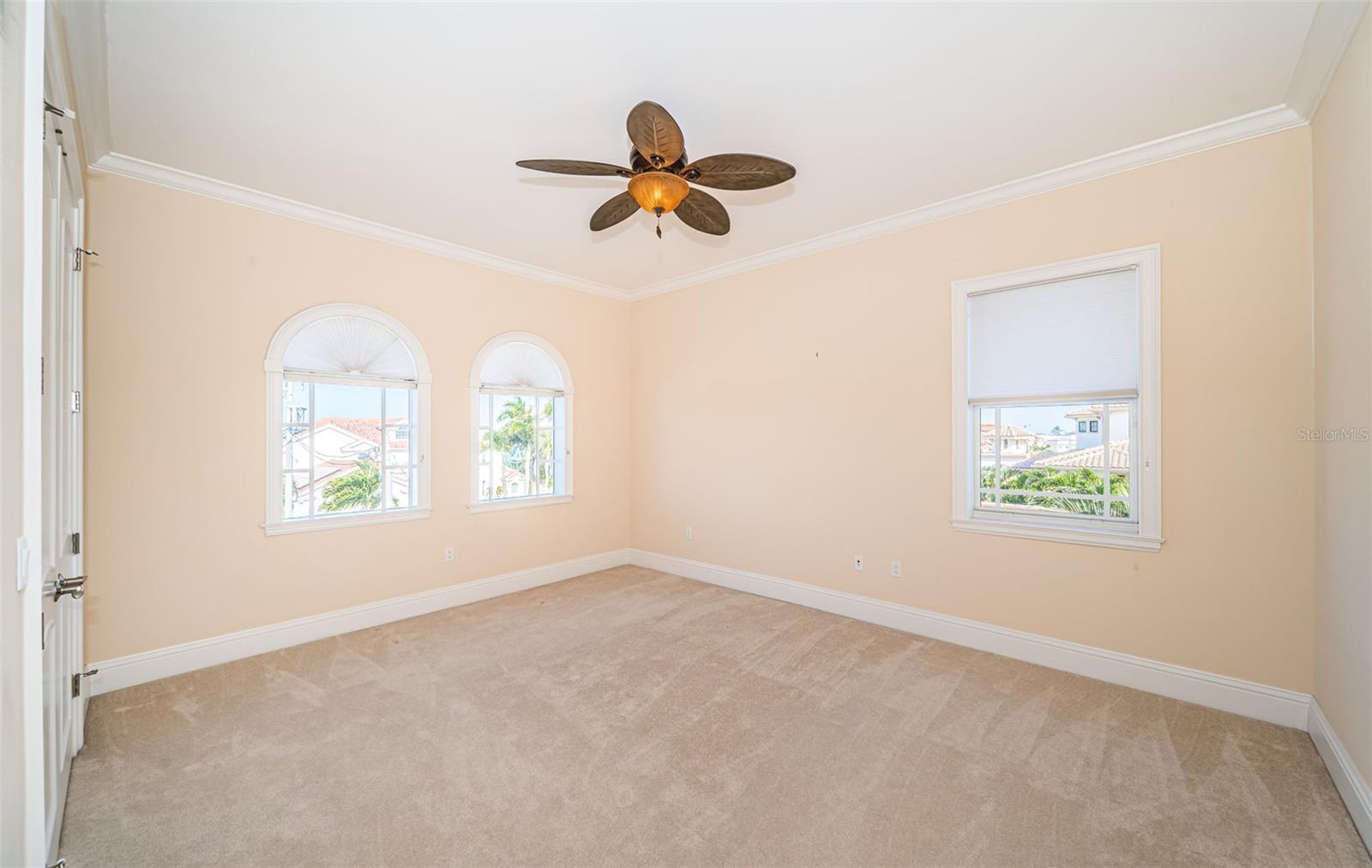 TB8455716 Property Photo