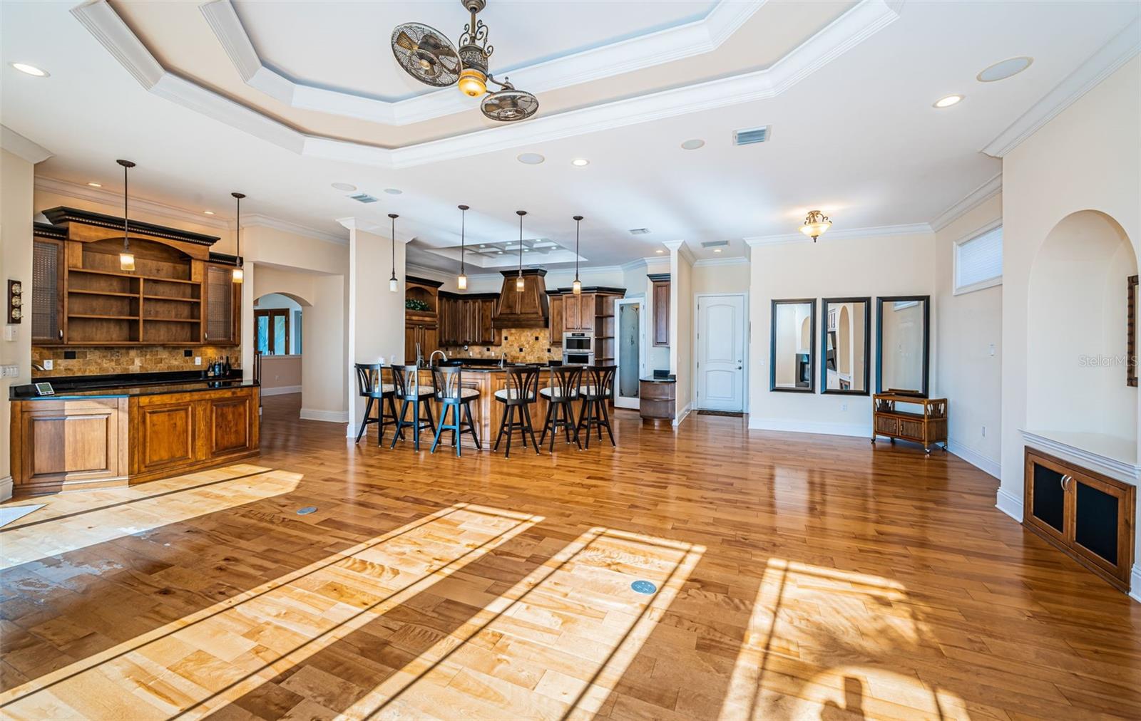 TB8455716 Property Photo