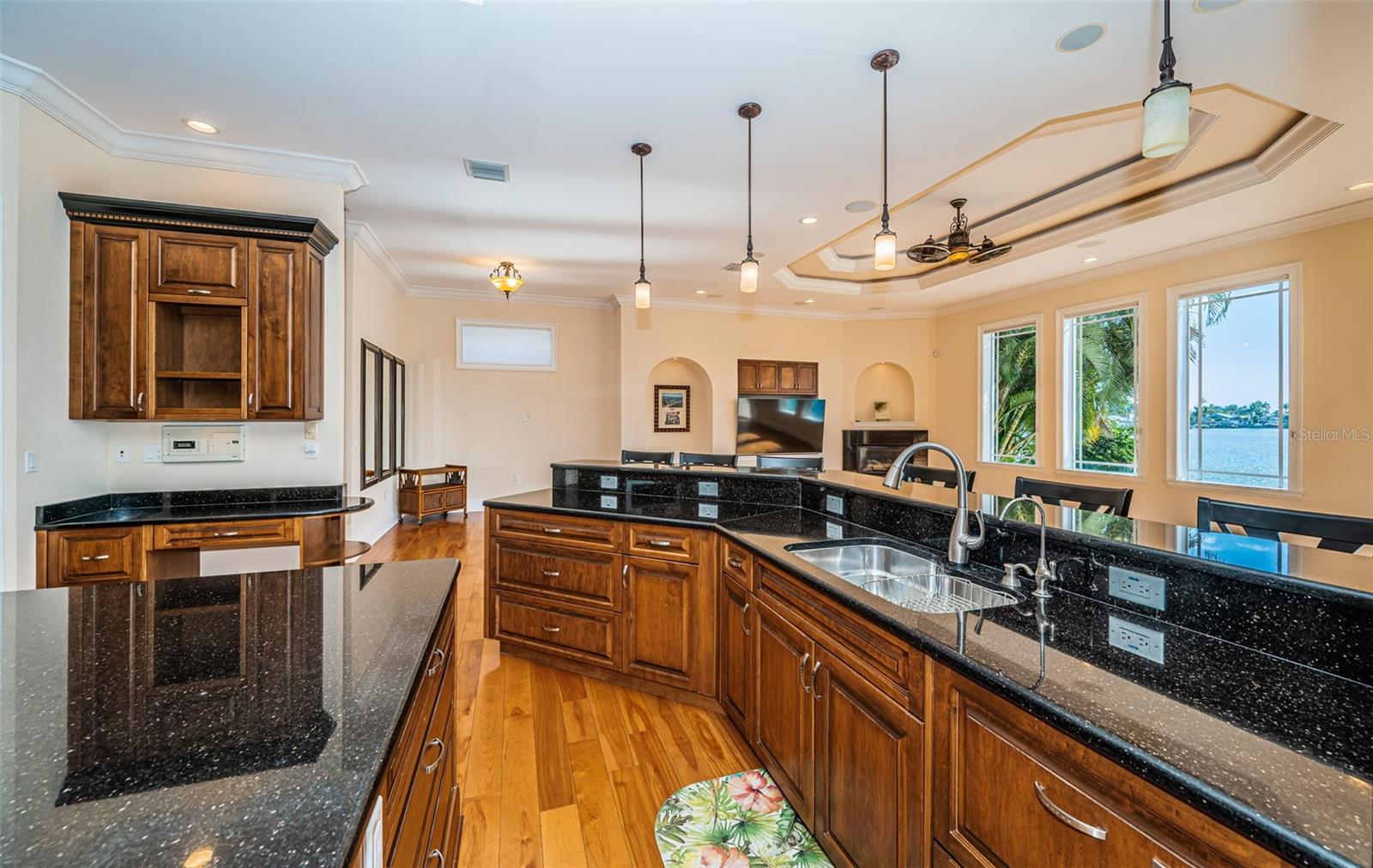 TB8455716 Property Photo